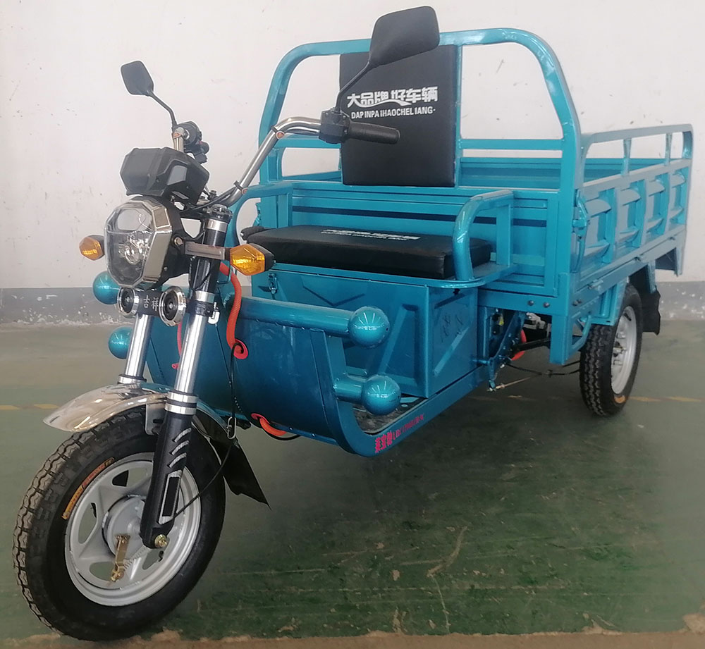 莱宝驰牌LBC1200DZH-9C电动正三轮摩托车公告图片