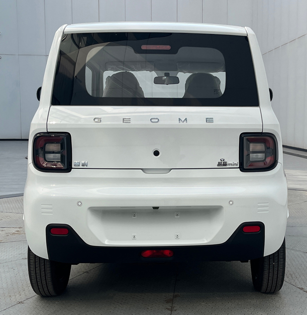 几何牌JL7002BEV101纯电动轿车公告图片