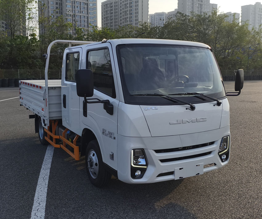 江铃牌 136马力 载货汽车(JX1041TSCL26)