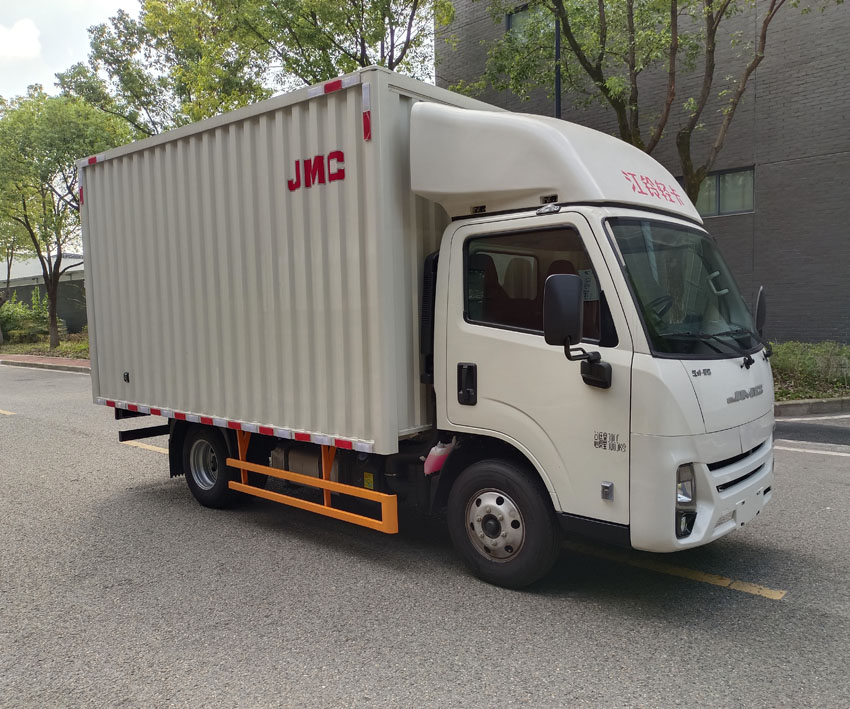 江铃牌JX5041XXYTCD26厢式运输车