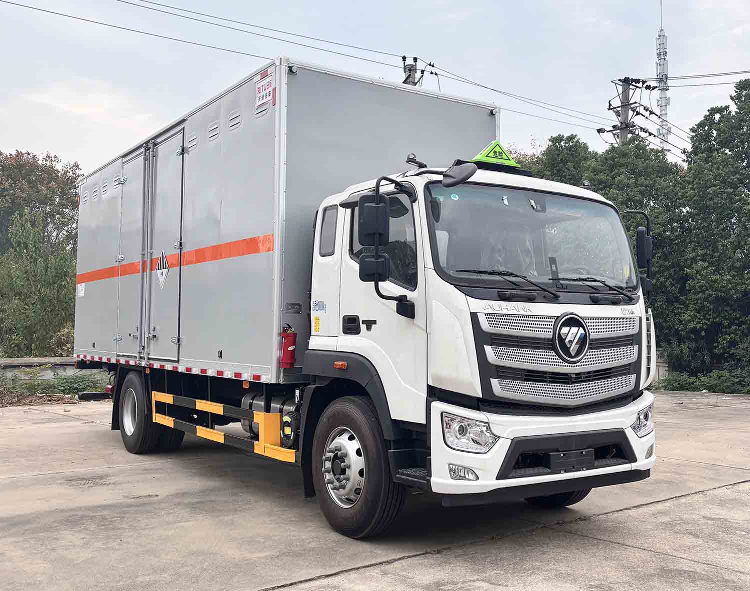 日途牌HTY5186XZWBJ6杂项危险物品厢式运输车