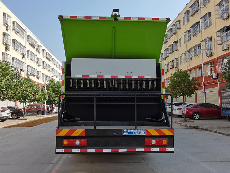 程力威牌CLW5318TFCZ6同步碎石封层车公告图片
