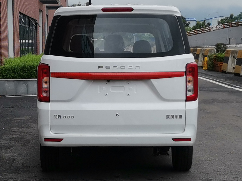 多用途乘用车图片