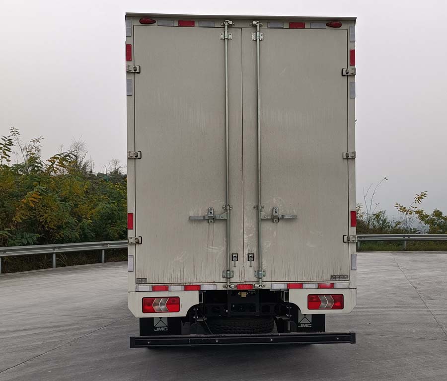 江鈴牌JX5049XXYTGA26廂式運(yùn)輸車公告圖片