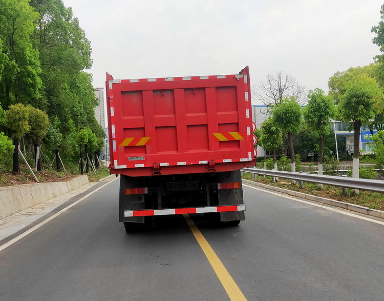 DFH3310ASEV2 东风牌490马力前四后八纯电动6.8米换电式纯电动自卸汽车图片