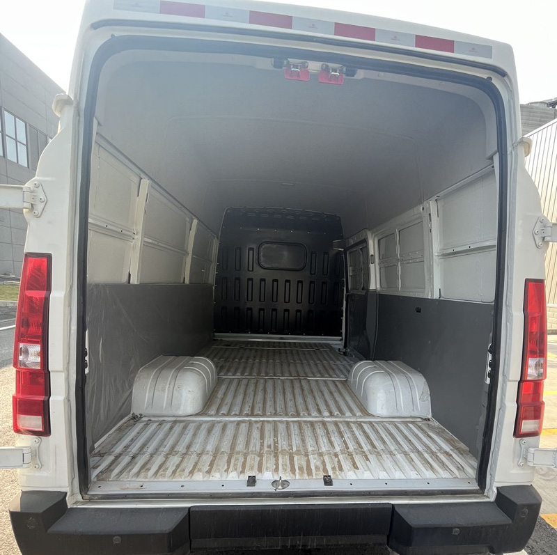 依維柯牌NJ5046XXYZAQ廂式運(yùn)輸車公告圖片