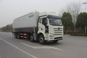 散装饲料运输车