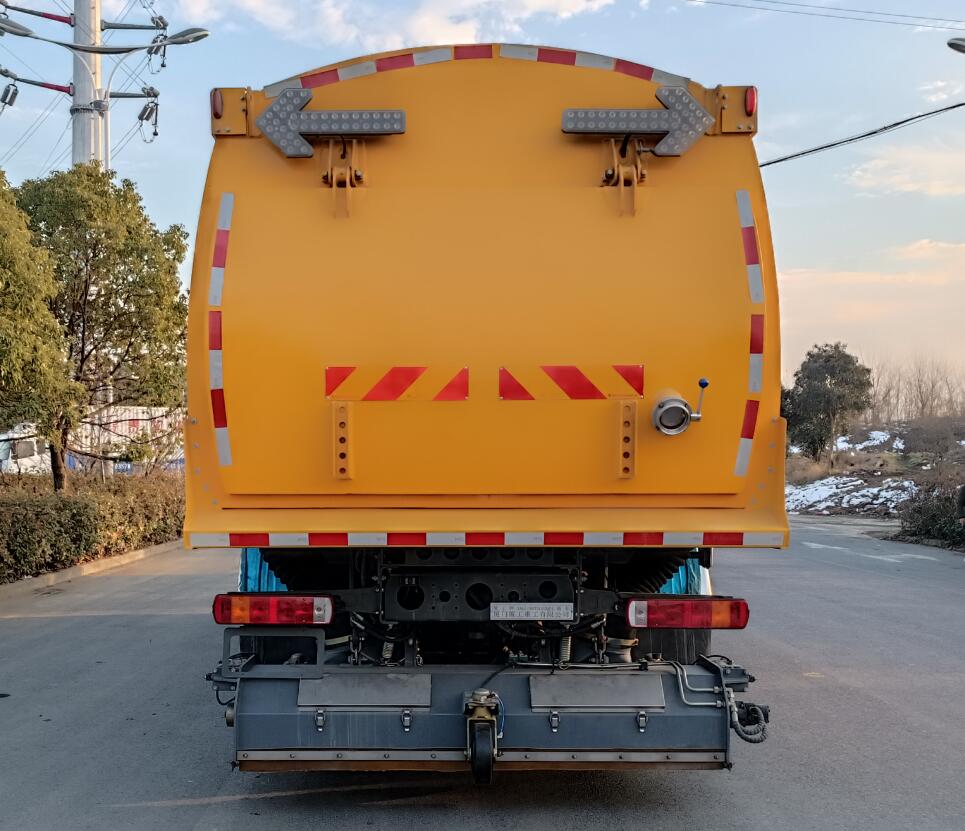 厦工牌XXG5180TSL6ZQ扫路车公告图片