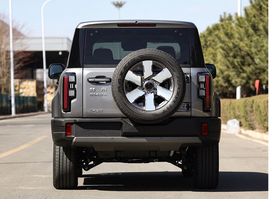 BJ2030V41MSHEV 北京牌188马力单桥汽油/电混合动力国六插电式增程混合动力越野乘用车图片