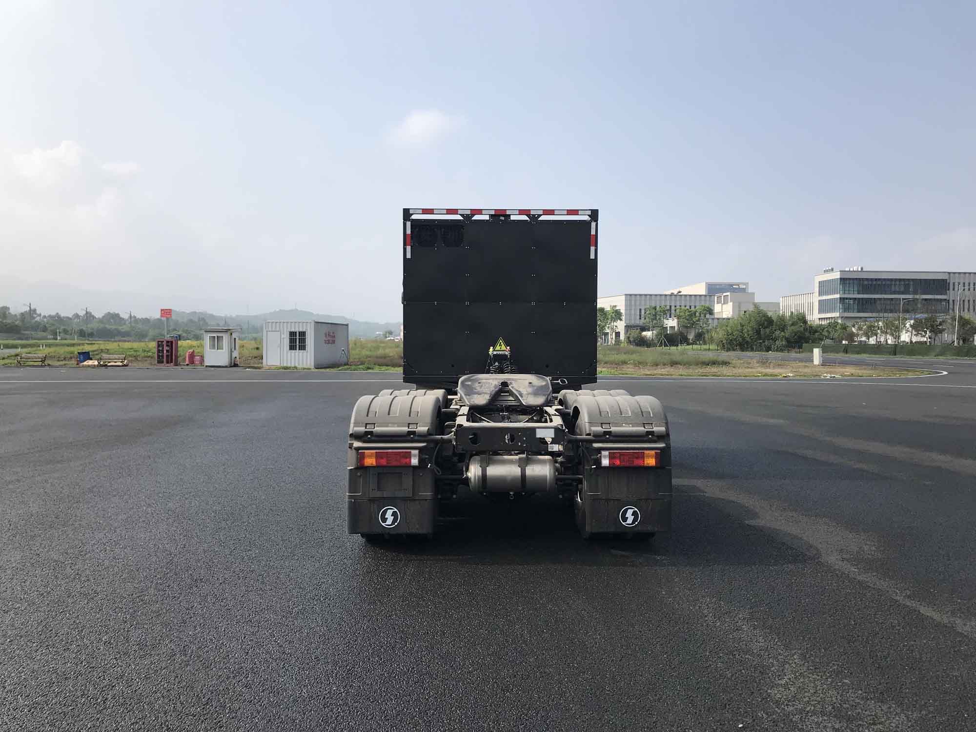 陕汽牌SX42575F4XSEVF1换电式纯电动牵引汽车公告图片
