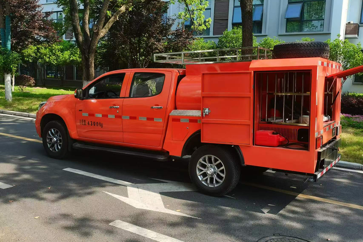 川丹汽運(yùn)牌PEN5044GSSQL6灑水車公告圖片