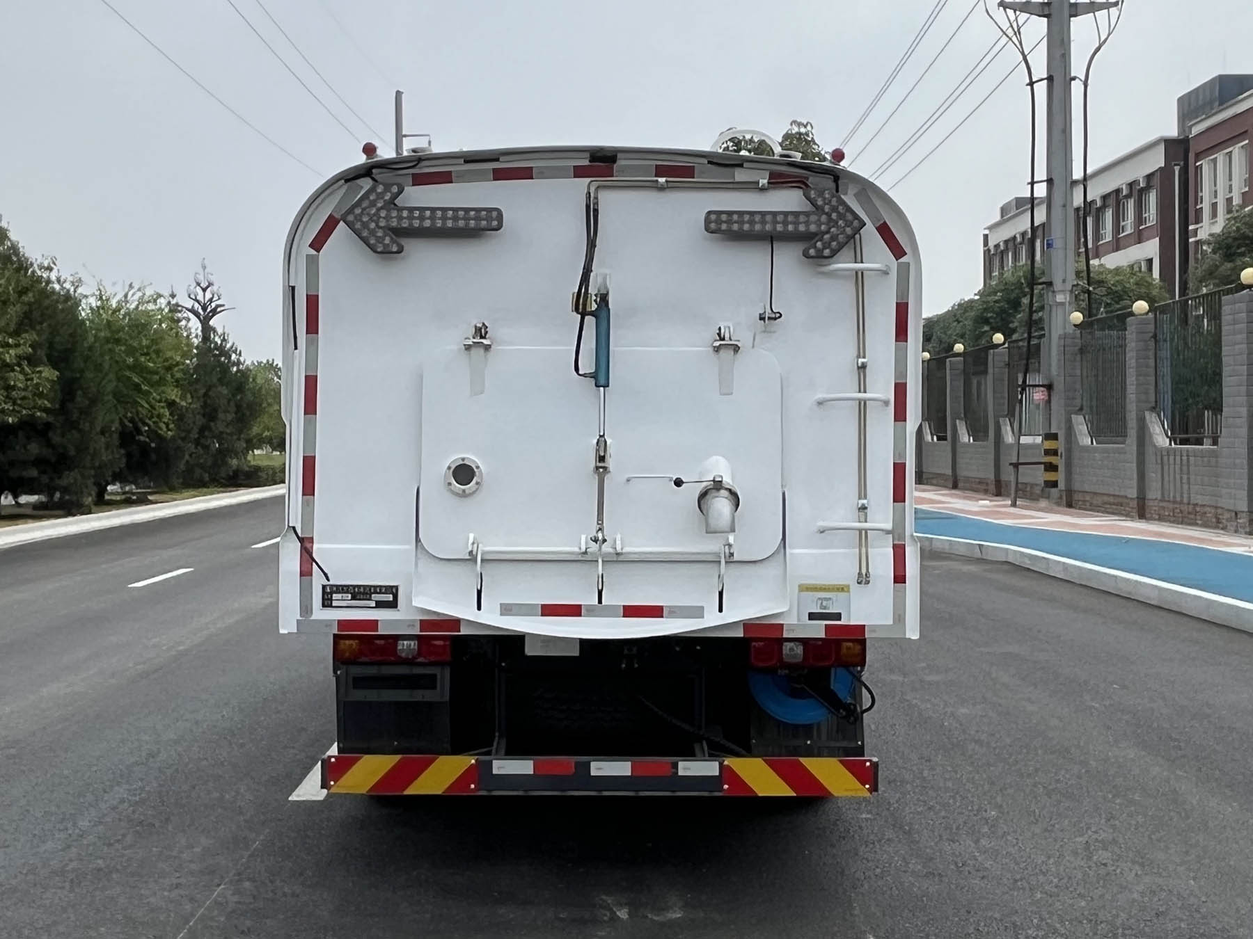 陜汽牌SXD5120TXSBEV1純電動洗掃車公告圖片