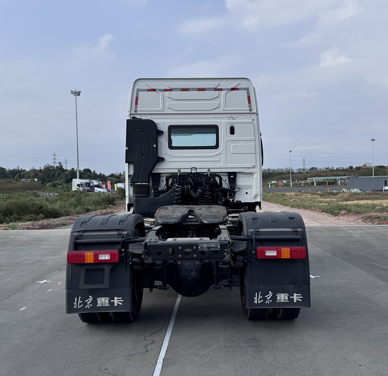 BJ4180D6AP-2 北京牌439马力单桥柴油国六半挂牵引车图片