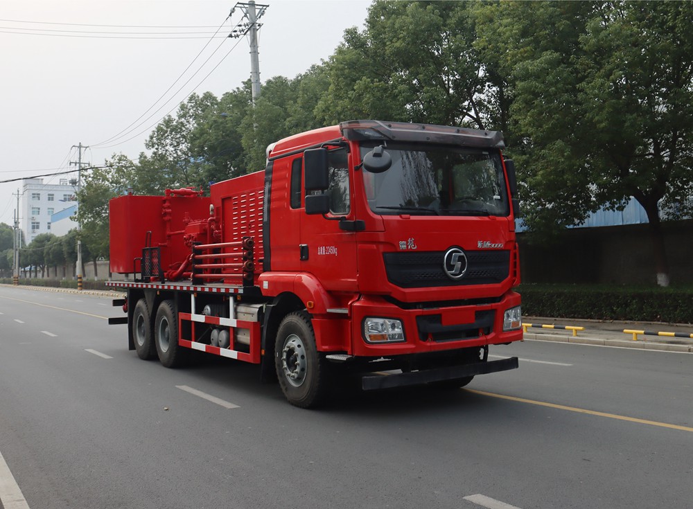 中汽力威牌HLW5220TYLSX6压裂车