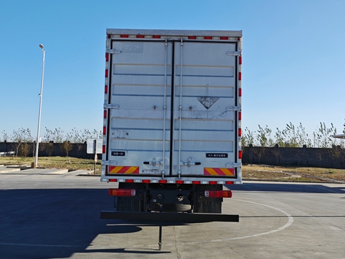 解放牌CA5181XXYP62K1L8E6Z廂式運(yùn)輸車公告圖片