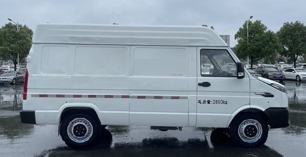 依維柯牌NJ5046XXYZAJ廂式運(yùn)輸車公告圖片