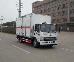 专威牌HTW5120XRYCA6易燃液体厢式运输车