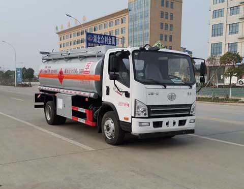 专威牌HTW5120GJYCAC6加油车