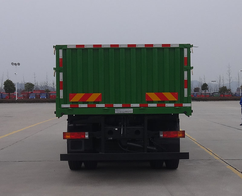 STQ3319L12Y3B6 十通牌299马力前四后八柴油7.6米国六自卸汽车图片