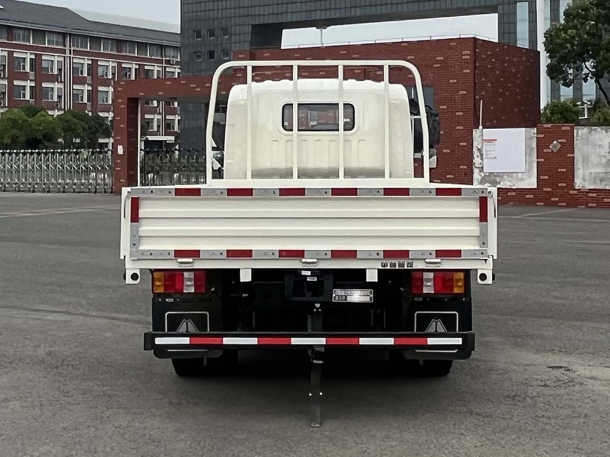 ZZ1047G3314Z147BEV 豪沃牌177马力单桥纯电动4.2米纯电动载货汽车图片