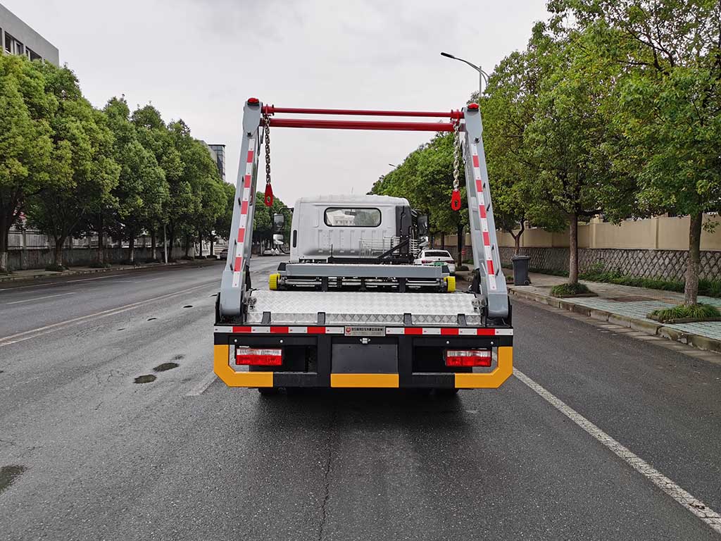 中汽牌ZQZ5121ZBSDB6擺臂式垃圾車公告圖片
