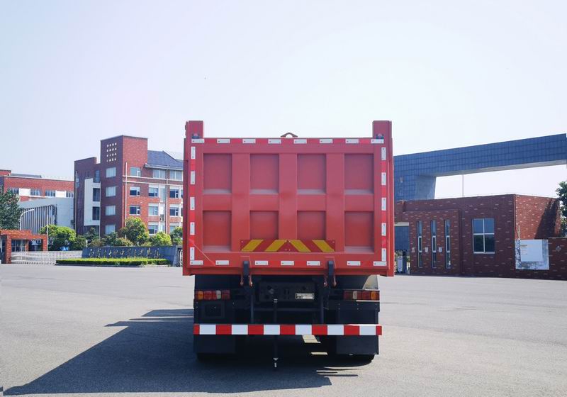 ZZ3316N486HF1C 汕德卡牌464马力前四后八CNG8米国六自卸汽车图片