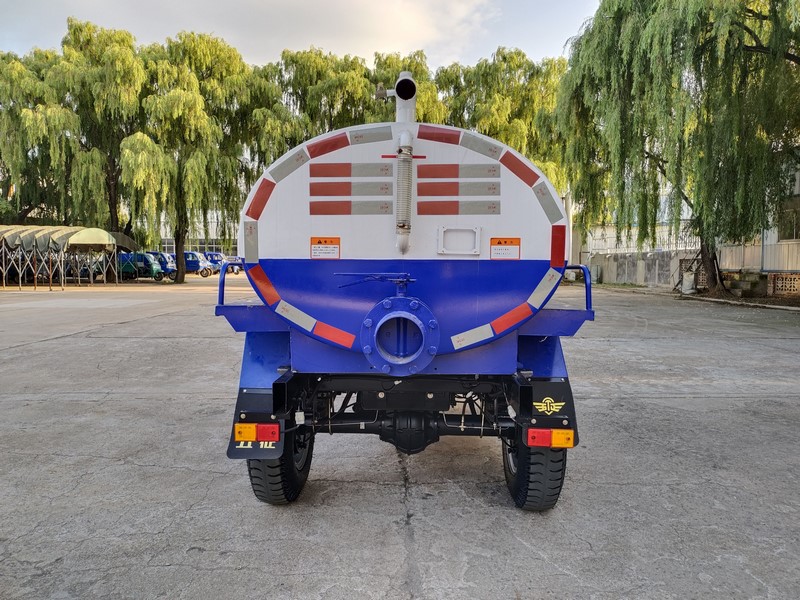 五征牌7YP-14100GJ1N4罐式三轮汽车公告图片