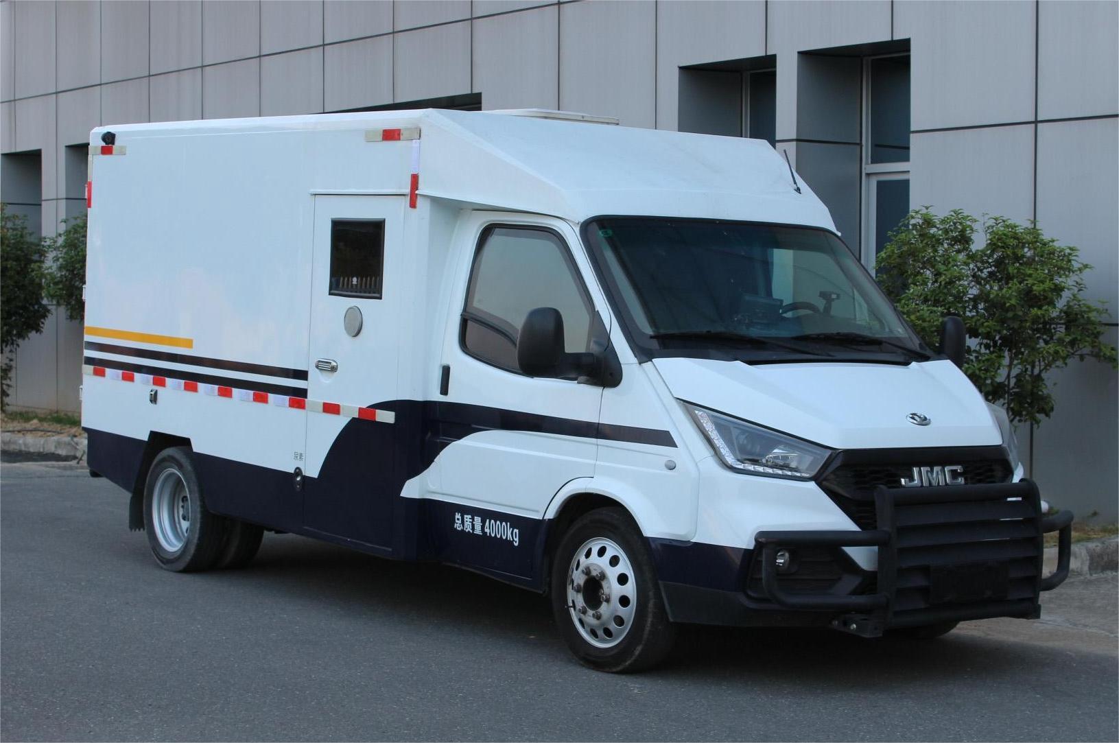 宝龙牌TBL5048XYC-AM3防弹运钞车