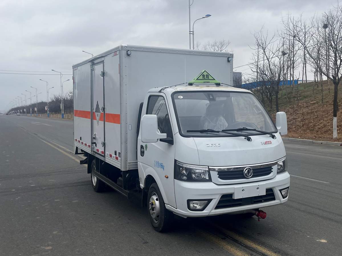 驼马牌JLC5045XZWHJ杂项危险物品厢式运输车