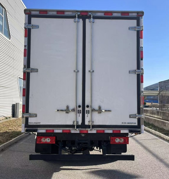 福田牌BJ5048XLCPHEV1插电式混合动力冷藏车公告图片
