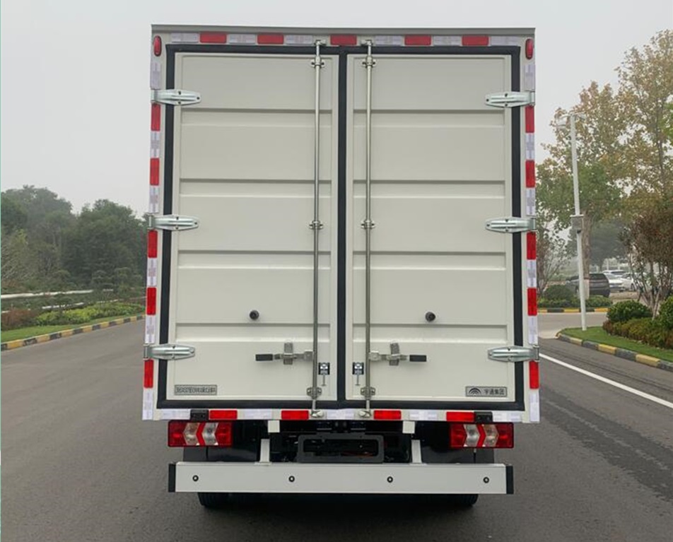 宇通牌ZKH5045XXYBEV2純電動(dòng)廂式運(yùn)輸車公告圖片