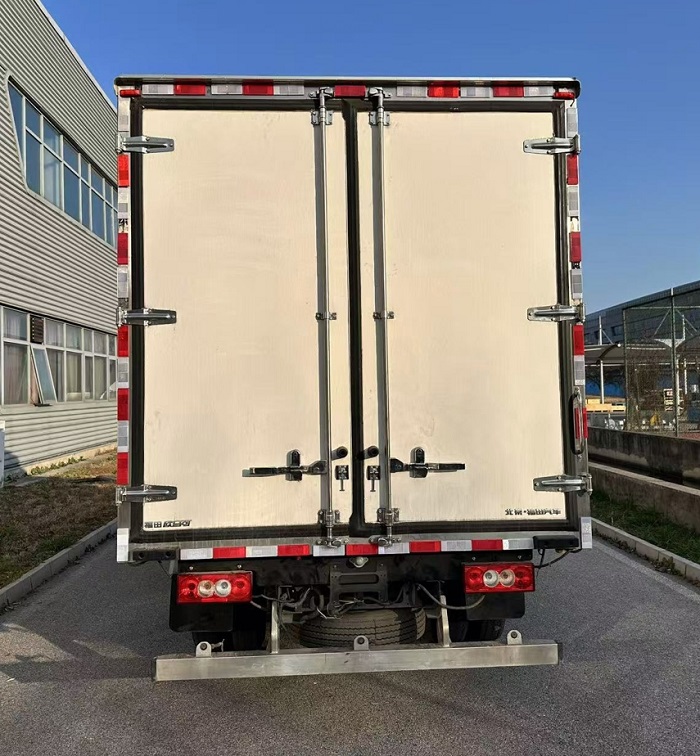 福田牌BJ5045XLCPHEV1插電式混合動力冷藏車公告圖片