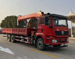 随车起重运输车