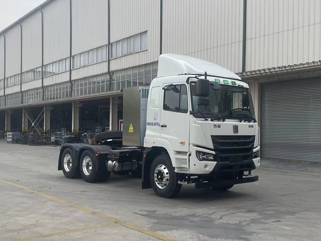 远程牌 558马力 纯电动半挂牵引车(HN4253N41C6BEVY)