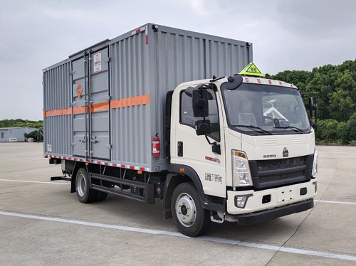 襄鑫鼎牌XDV5120XQYZZ6爆破器材運(yùn)輸車(chē)公告圖片