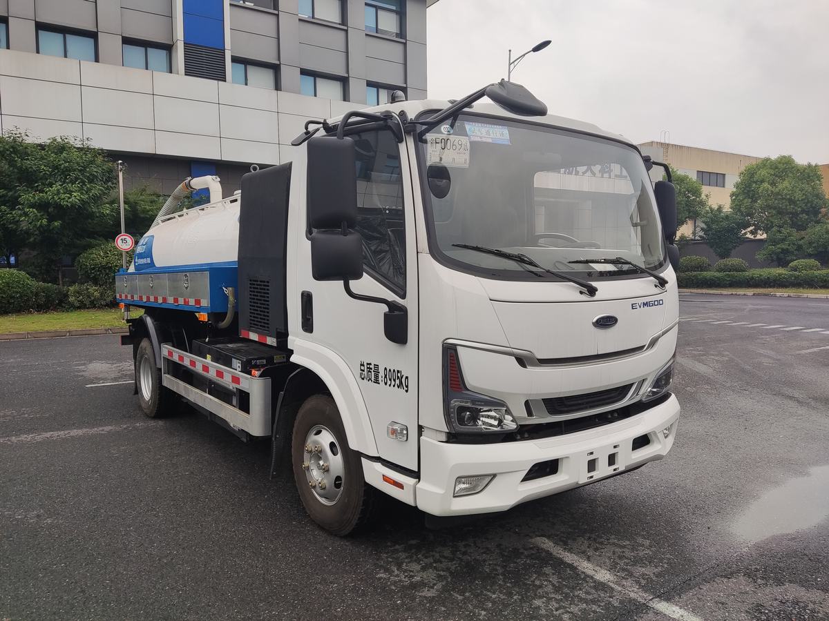 三力牌CGJ5090GXEQLBEV纯电动吸粪车