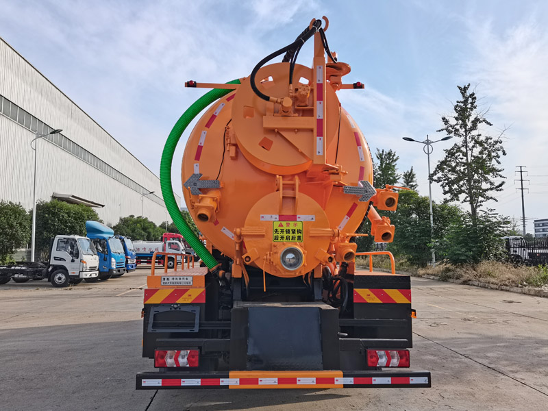 楚勝牌CSC5180GQWS6清洗吸污車(chē)公告圖片