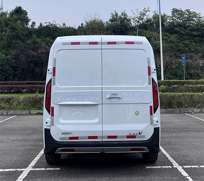 渝州牌YZ5041XXYYBFB1Z廂式運(yùn)輸車公告圖片