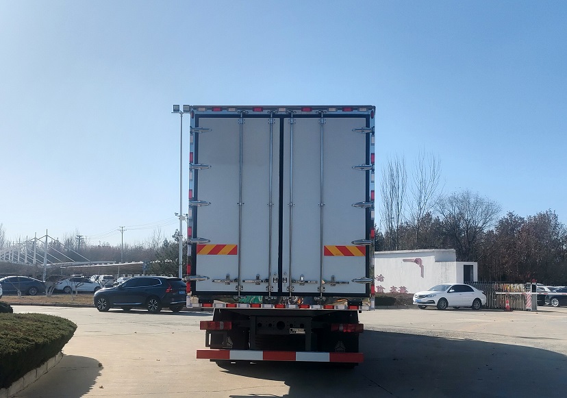 豪沃牌ZZ5327XLCV446KF1KT冷藏车公告图片