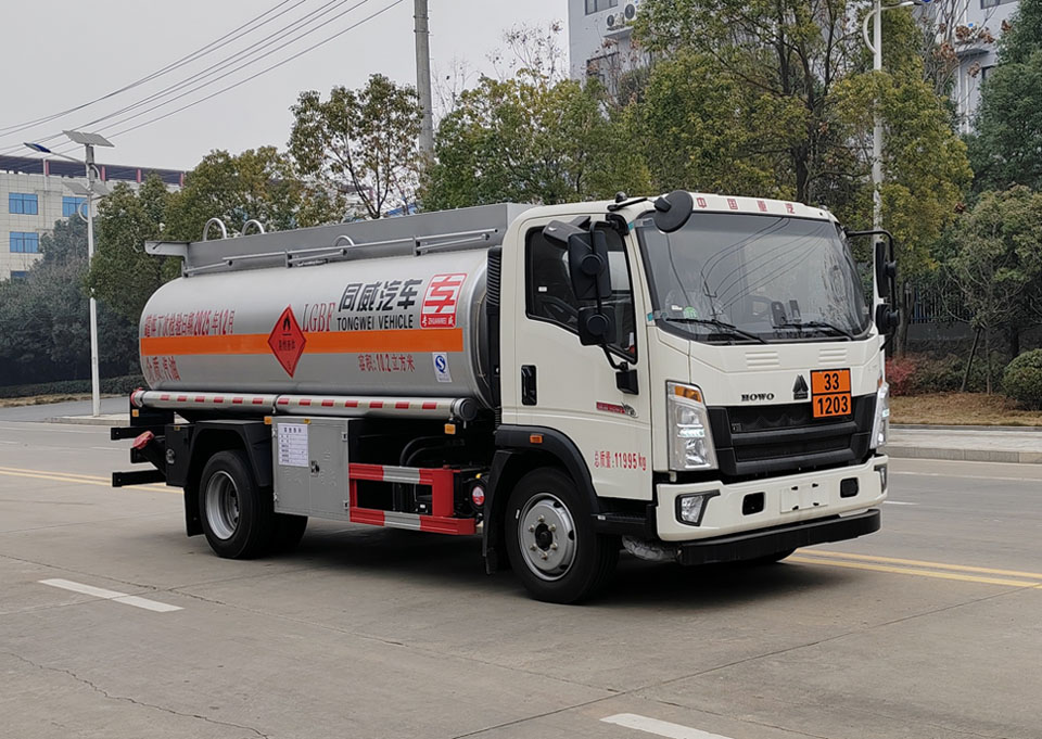 专威牌HTW5127GJYZ6Q加油车公告图片