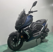 两轮摩托车
