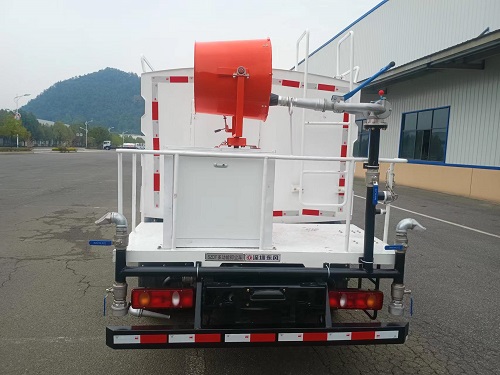 東風(fēng)牌EQ5040TDYS6多功能抑塵車公告圖片