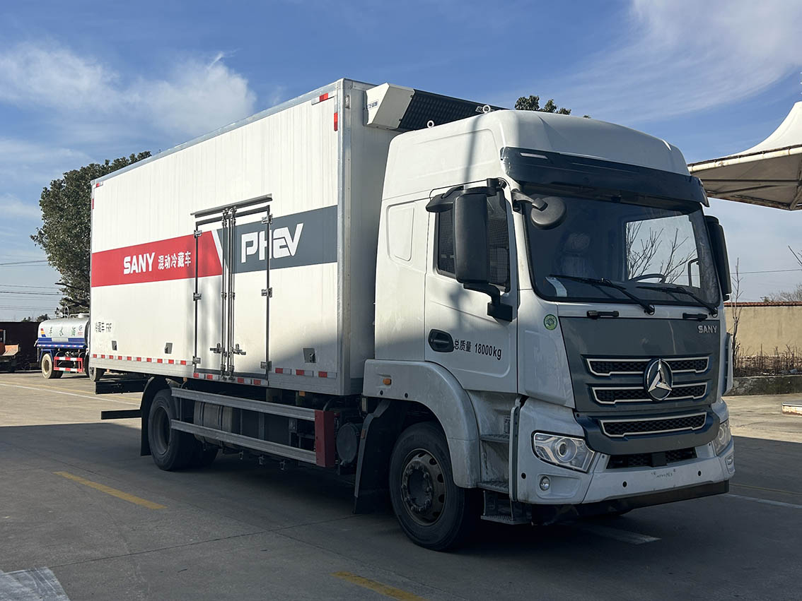 三一牌SYM5181XLC1PHEV插電式混合動(dòng)力冷藏車公告圖片