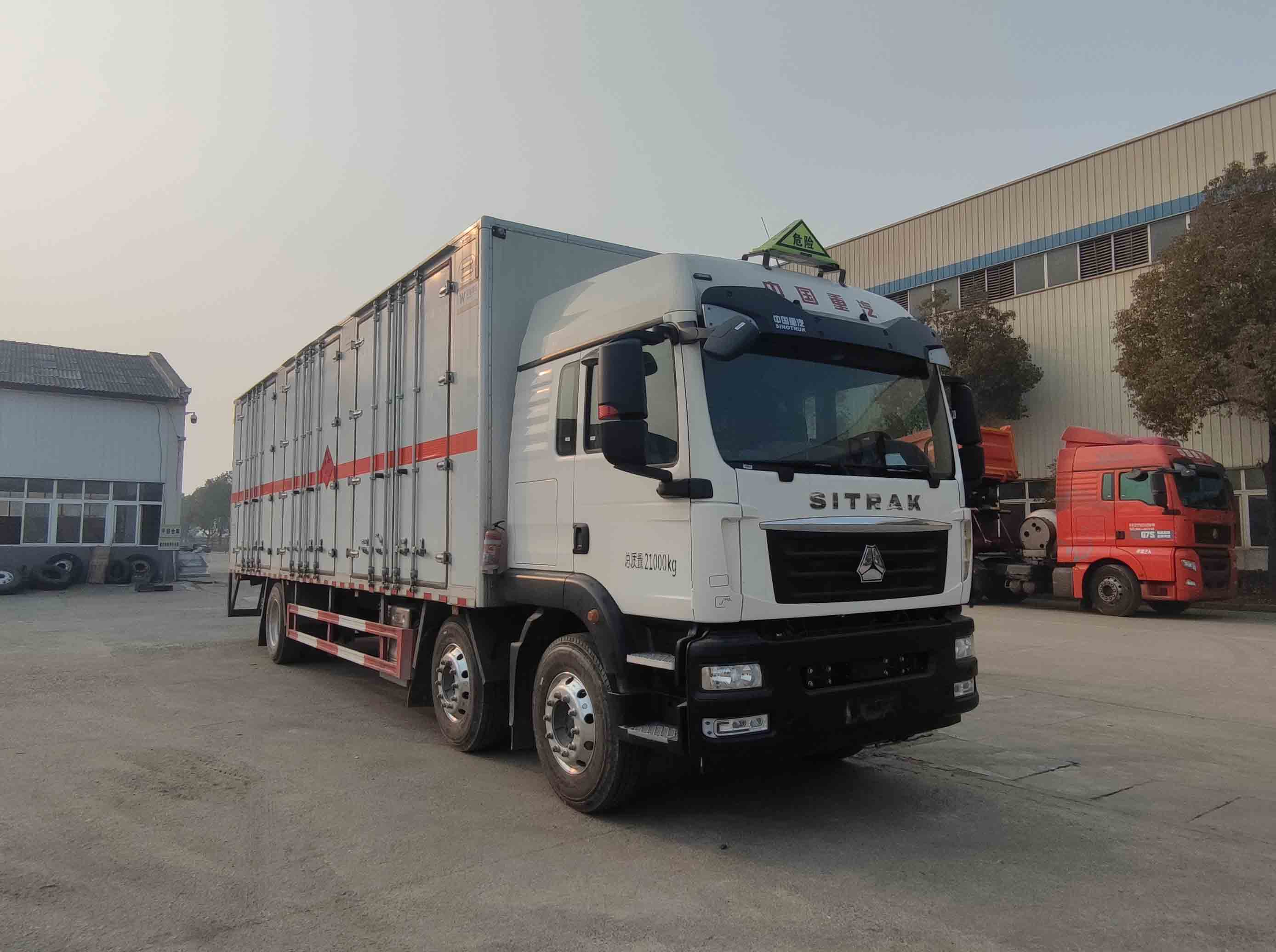 華威馳樂牌SGZ5210XQYZZ6C5爆破器材運輸車公告圖片