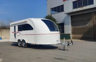 中置轴旅居挂车