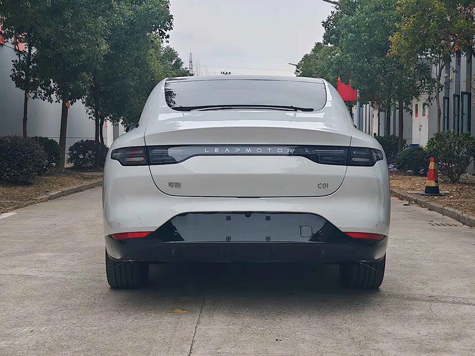 零跑牌FZ7000BEVC01S纯电动轿车公告图片