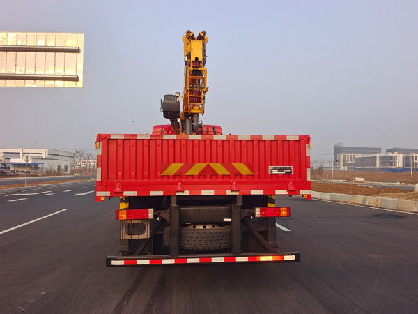 陕汽牌SXD5189JSQ1A随车起重运输车公告图片