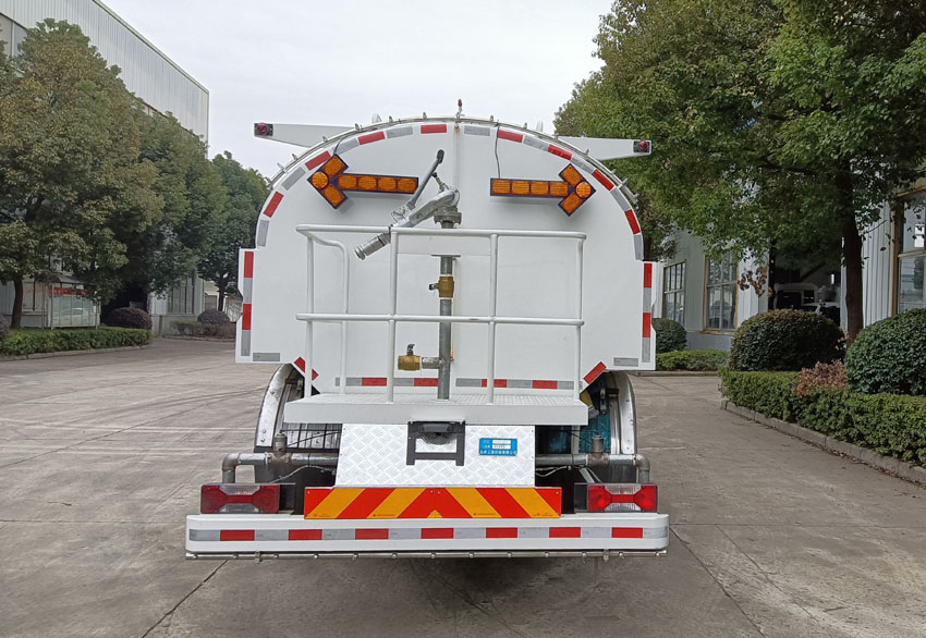 三聯(lián)牌YSY5180GQXBEV純電動清洗車公告圖片