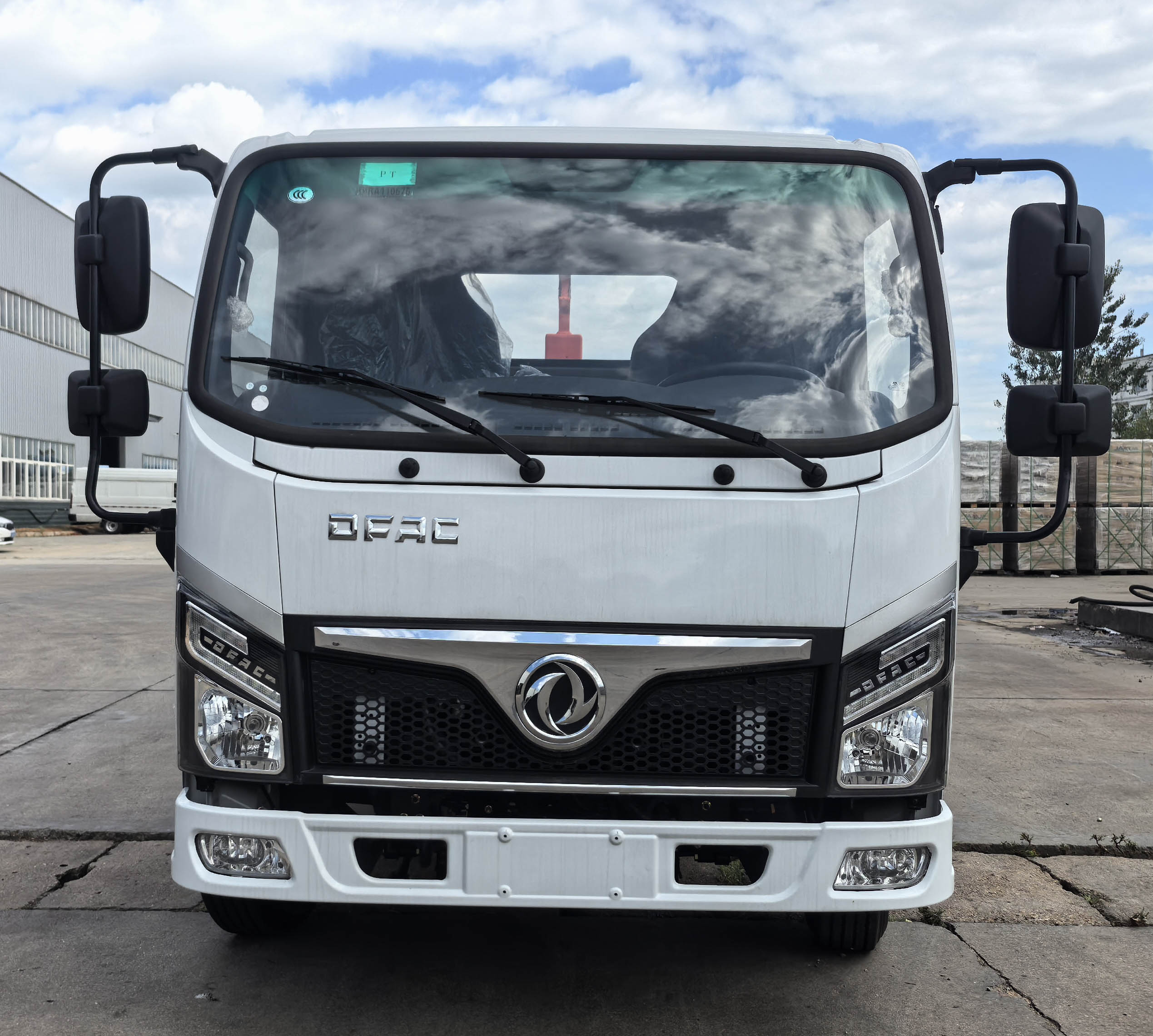 邁德盛牌YAD5045ZXXEQ6車廂可卸式垃圾車公告圖片