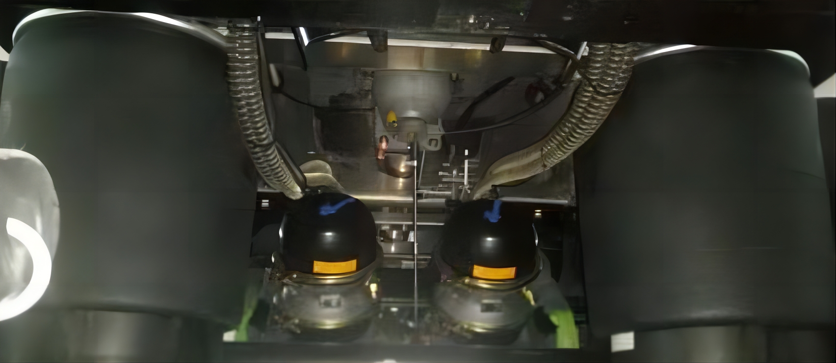 沂蒙牌MYT9406TJZ集装箱运输半挂车公告图片